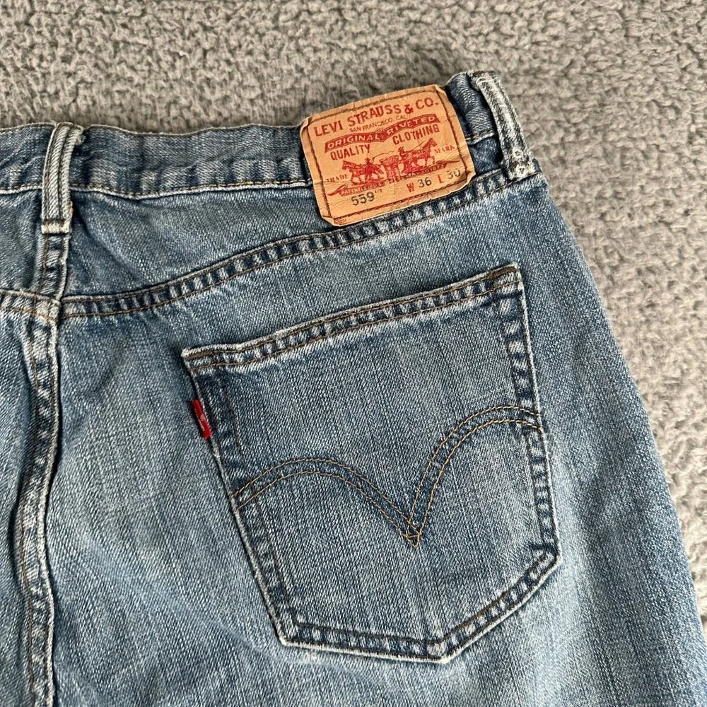 Vtg Levis Jeans Mens 36x30 559 Relaxed Straight Light‎ Wash Baggy Blue Y2K Faded